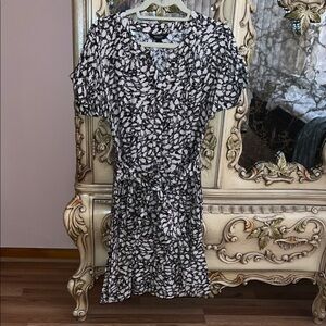 Simply Vera Vera Wang Black and White Leaf Print Mini Dress